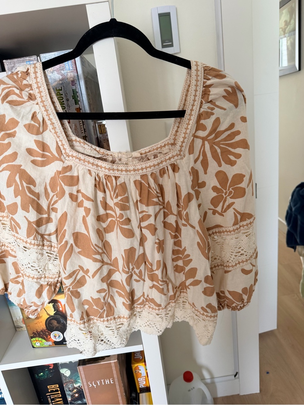 Christian Siriano Cream and Tan Floral Peasant Blouse